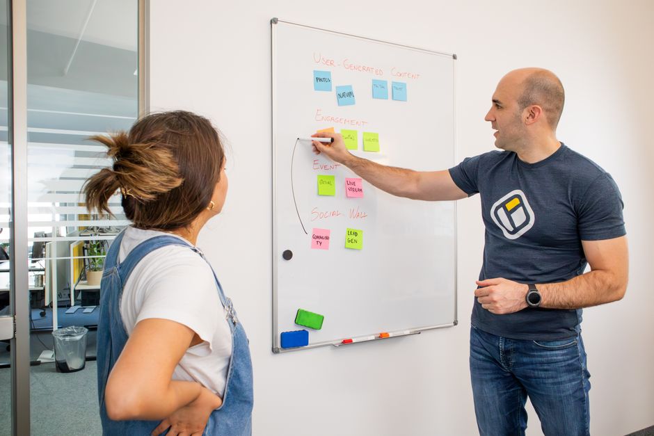 Porträt von Dozentin Lea Schmidt, Expertin für Tracking und Analytics im Online Marketing